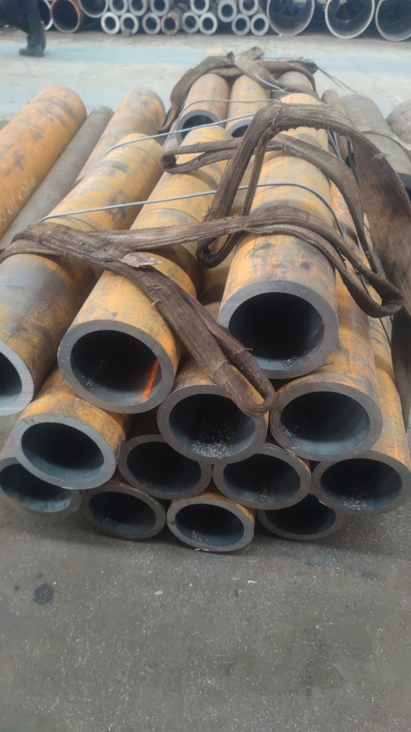 哈巴河哈巴河哈巴河15CrMoG无缝钢管切割